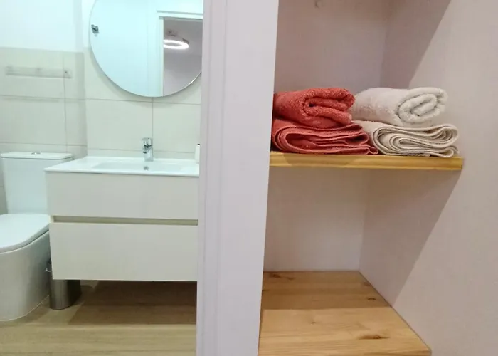 Cozy-central Apartment4 *